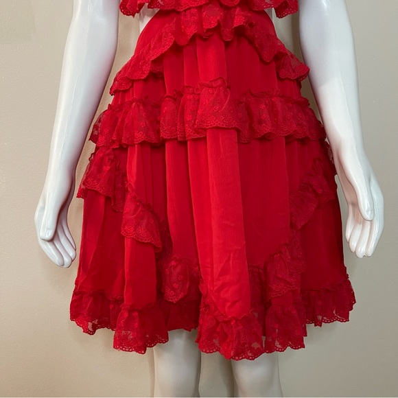 Red V-neckline lace ruffle crisscross back cutout dress - Picture 12 of 13